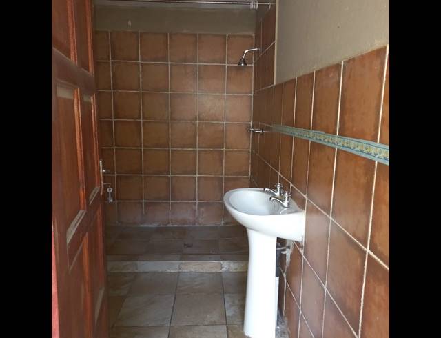 BEDROOM ROOM TO LET IN NEW DAWN PARK